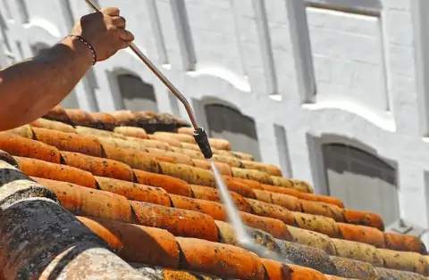 Nettoyage de toitures - Pontpierre